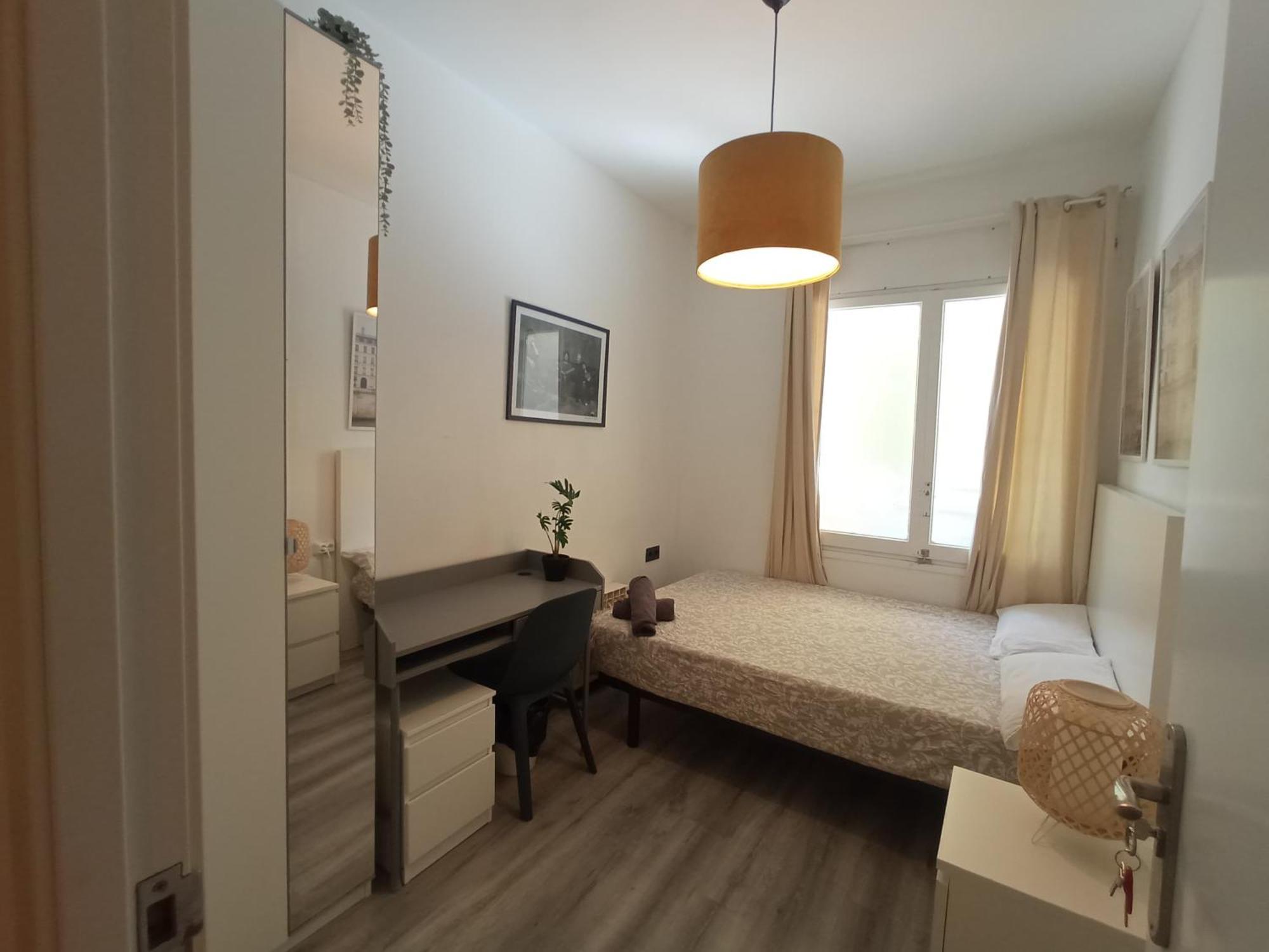 Private Rooms On Tamarit Street 巴塞罗那 外观 照片